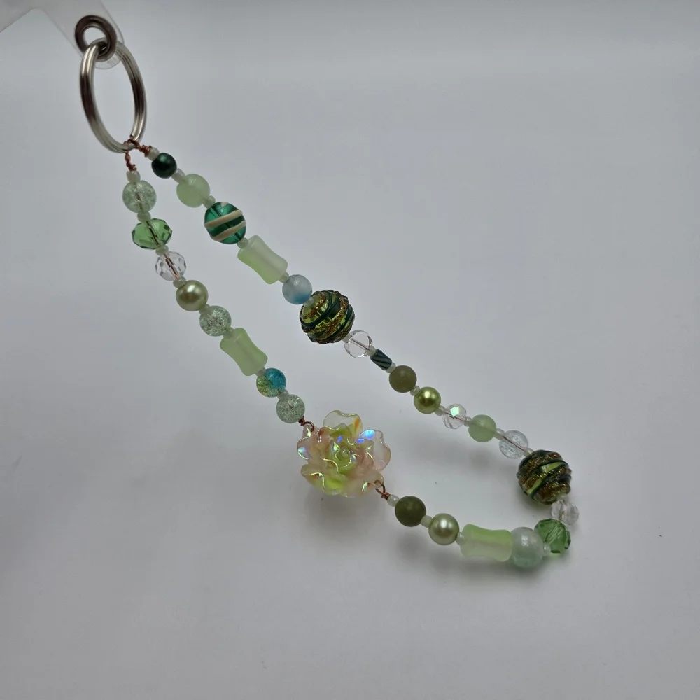 Handmade Green Beaded Phone Charm – Cute Wrist Strap Accessory - Picture 4 of 4